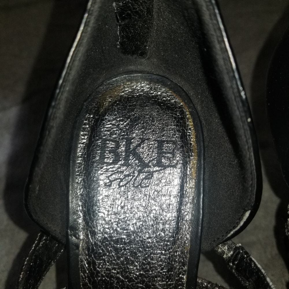 Shoes - Picture 6 of 6